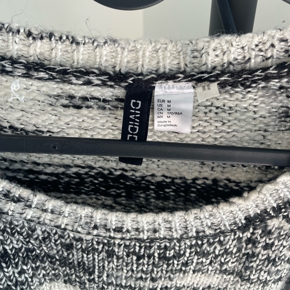 H&M Sweater - Picture 2 of 4